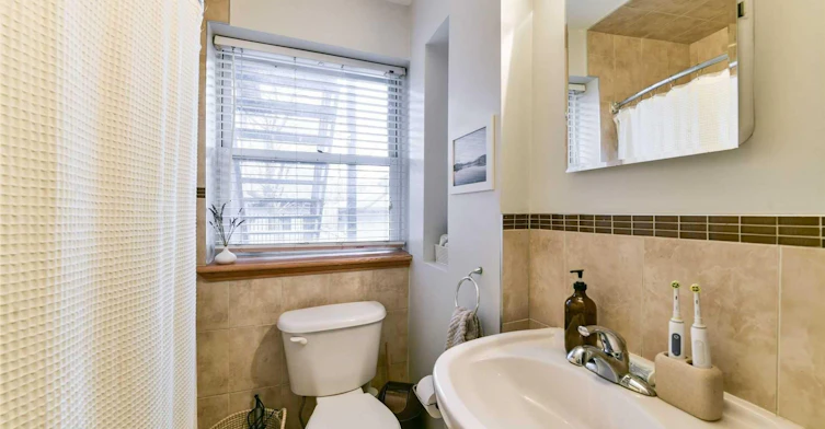 Main Fl-734 Indian Road, Toronto, ON, M6P 2E3 - 17
