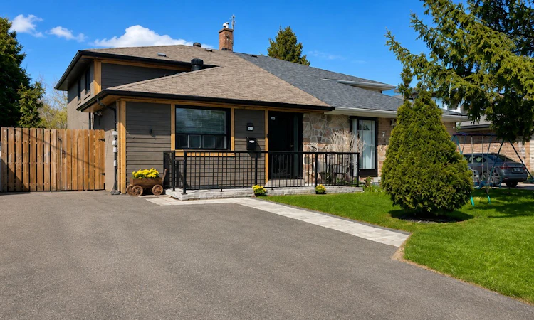 73 Newlin Crescent