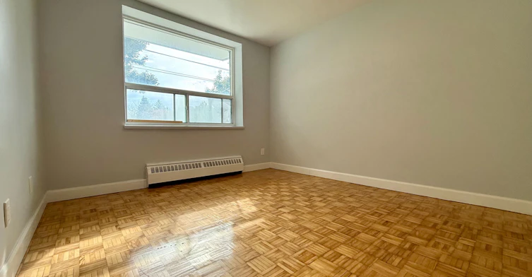 103-363 Lakeshore Road E, Mississauga, ON, L5G 1H7 - 2