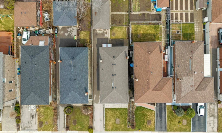 1144 Glengrove Avenue W