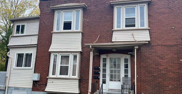 2-102 Thirty Ninth Street W, Toronto, ON, M8W 3M7