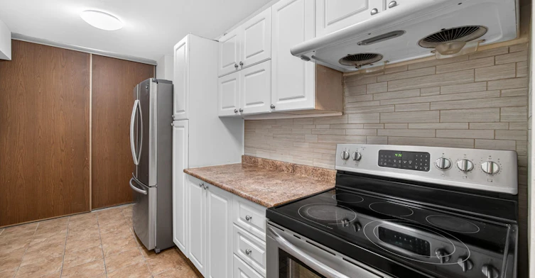 702-390 Dixon Road, Toronto, ON, M9R 1T4 - 8