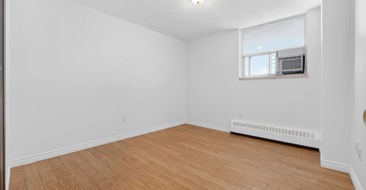 702-390 Dixon Road, Toronto, ON, M9R 1T4 - 22