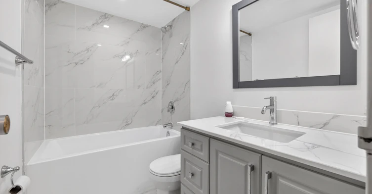 702-390 Dixon Road, Toronto, ON, M9R 1T4 - 25