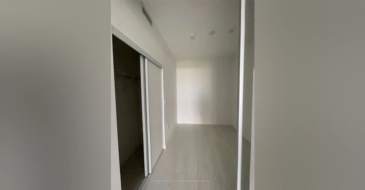 810-10 De Boers Drive, Toronto, ON, M3J 0L6 - 11