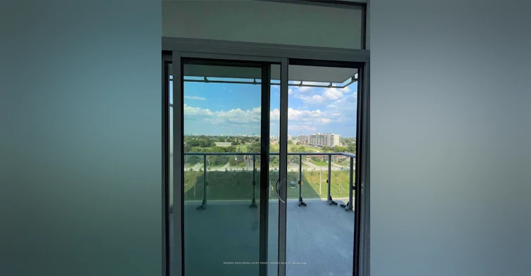 810-10 De Boers Drive, Toronto, ON, M3J 0L6 - 18