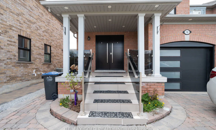 19 Spring Valley Court