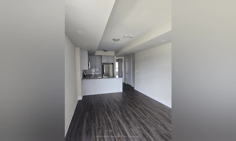 101-1573 Rose Way
