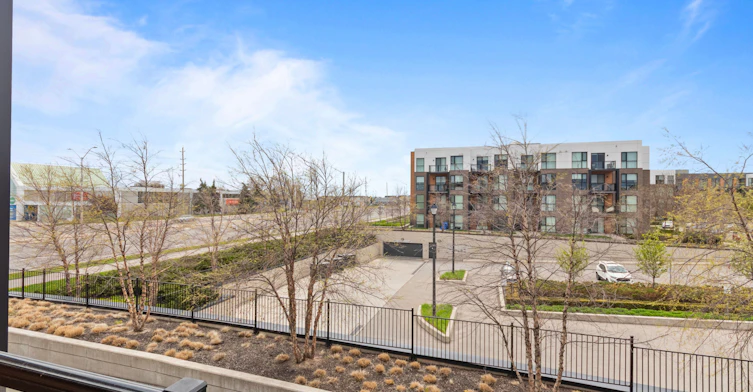204-210 Sabina Drive E, Oakville, ON, L6H 0W6 - 16