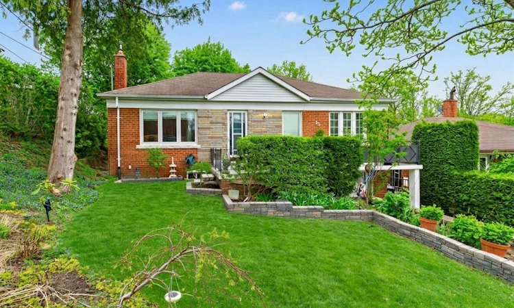85 Flamborough Drive