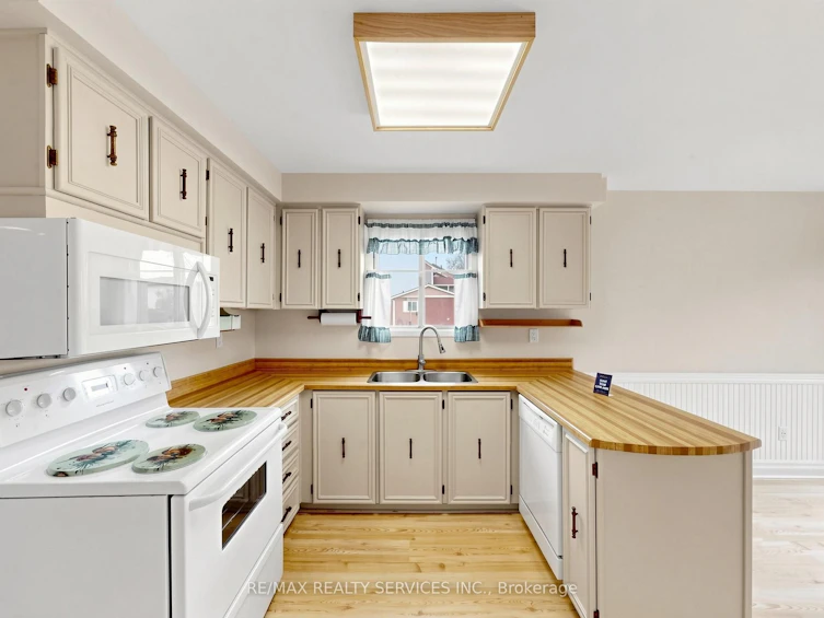 2 Bryant Court, Brampton, ON, L6X 2T1 - 10
