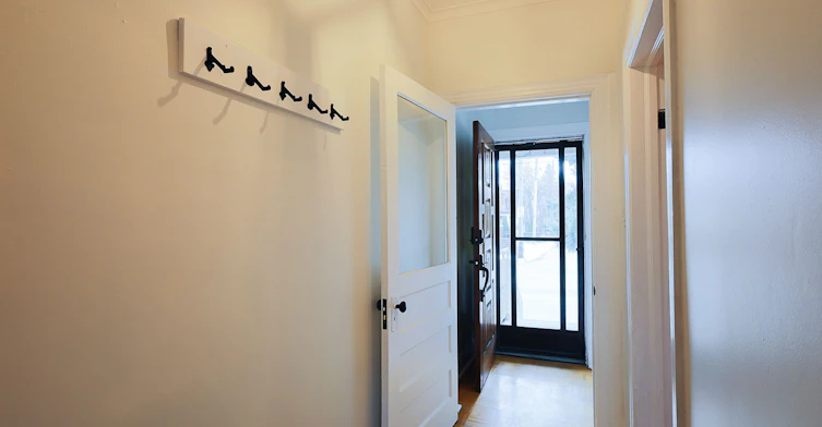 Upper-1149 Dufferin Street, Toronto, ON, M6H 4B7 - 9