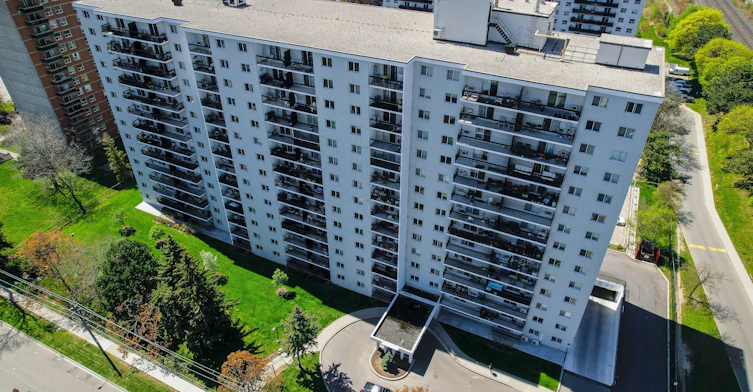704-1100 Caven Street, Mississauga, ON, L5G 4N3 - 2
