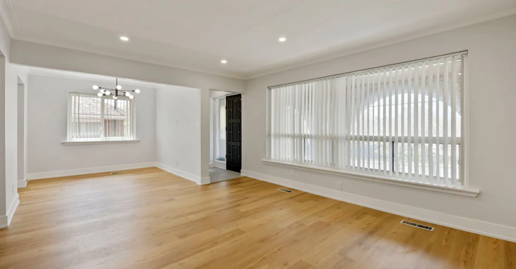 129 Culford Road, Toronto, ON, M6M 4K6 - 5