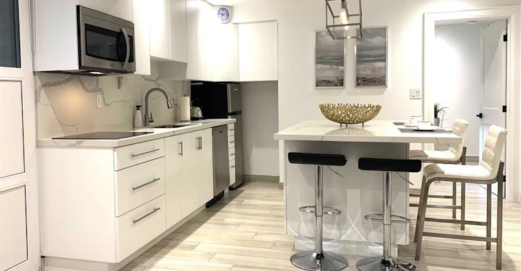 7 Van Dusen Boulevard, Toronto, ON, M8Z 3E4 - 5