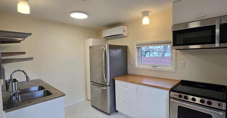 Upper-279 Cornelius Parkway, Toronto, ON, M3K 1T6 - 9