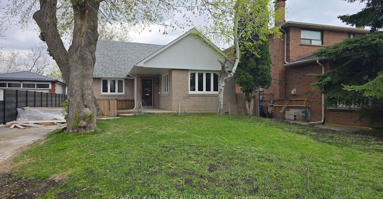 Upper-279 Cornelius Parkway, Toronto, ON, M3K 1T6