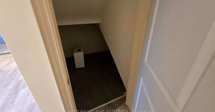 Main-279 Cornelius Parkway, Toronto, ON, M3K 1T6 - 23