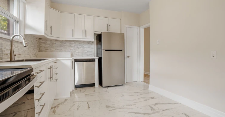 4 Kebral Avenue, Toronto, ON, M9B 1C6 - 9