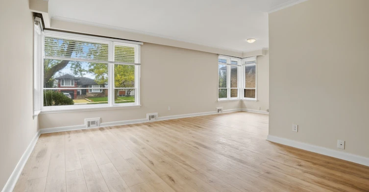 4 Kebral Avenue, Toronto, ON, M9B 1C6 - 5