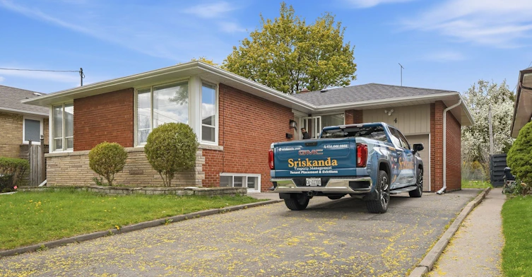 4 Kebral Avenue, Toronto, ON, M9B 1C6
