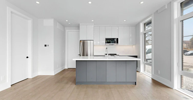 4-170 Dixon Road, Toronto, ON, M9P 2L8 - 6