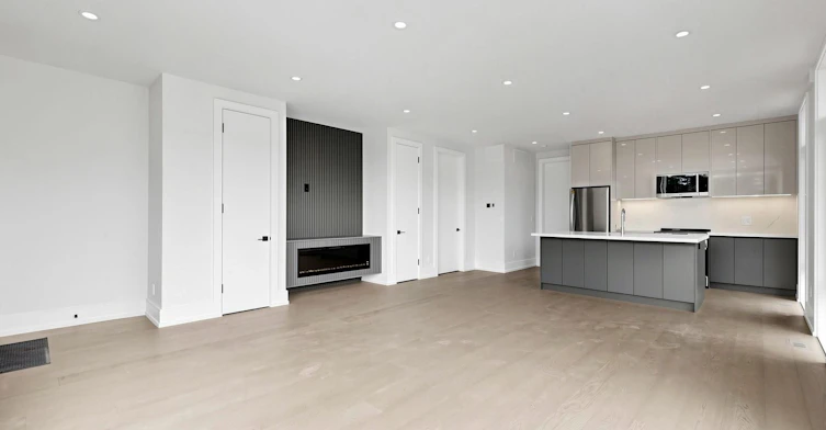 4-170 Dixon Road, Toronto, ON, M9P 2L8 - 4