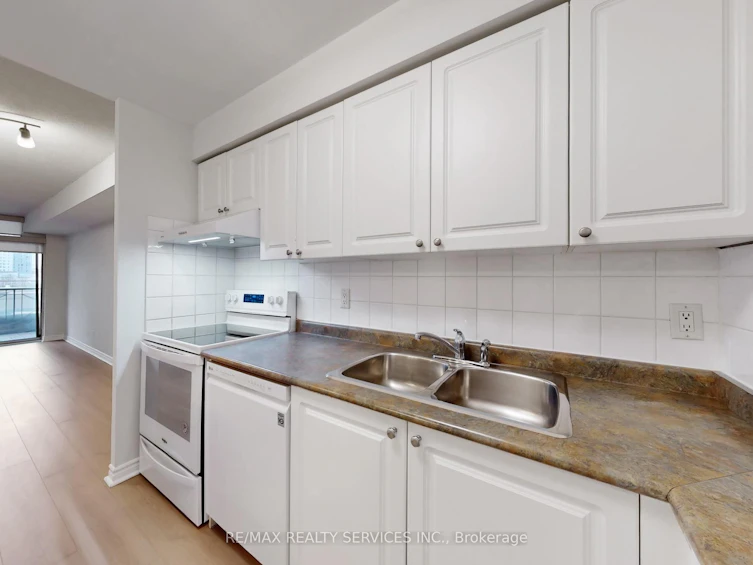 504-3880 Duke Of York Boulevard, Mississauga, ON, L5B 4M7 - 18