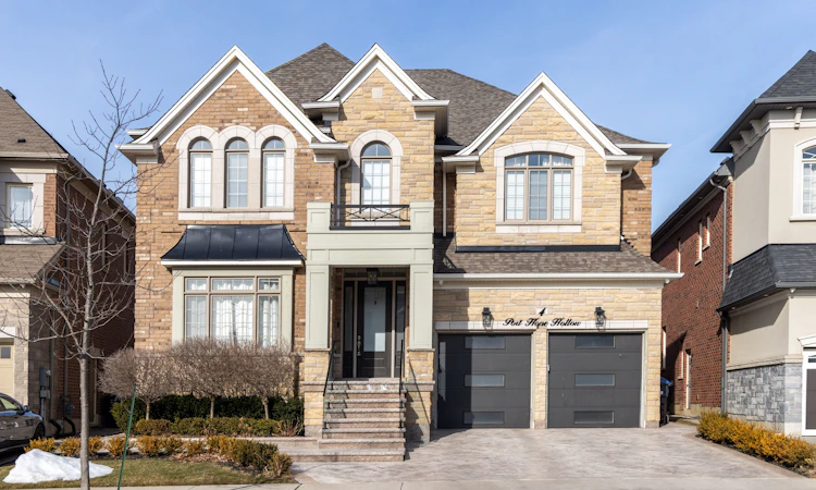 4 Port Hope Hollow