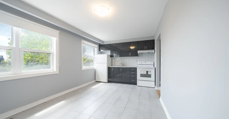 Upper-35A Bowie Avenue, Toronto, ON, M6E 2P2 - 8