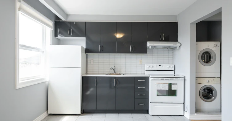 Upper-35A Bowie Avenue, Toronto, ON, M6E 2P2 - 10