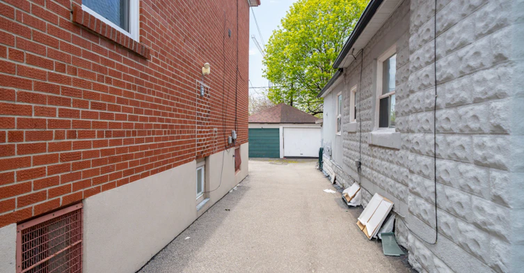 Upper-35A Bowie Avenue, Toronto, ON, M6E 2P2 - 21