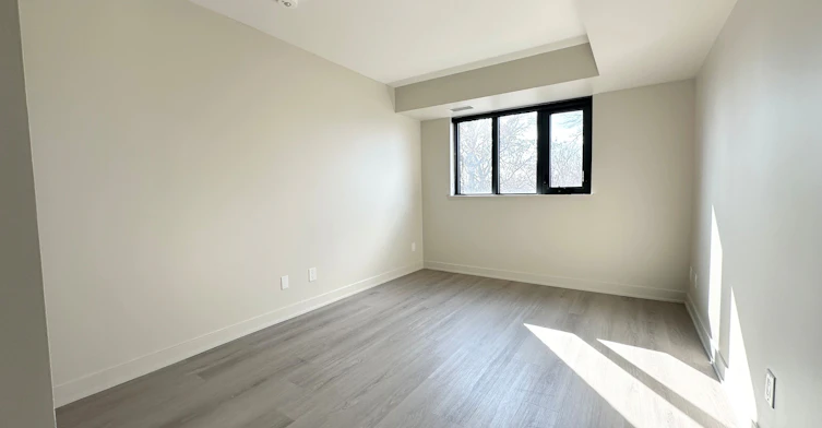 323-3385 Dundas Street W, Toronto, ON, M6S 2S2 - 9