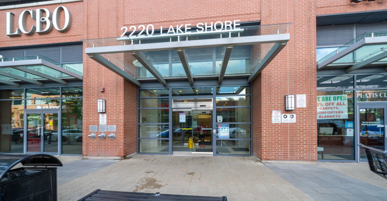909-2220 Lake Shore Boulevard W, Toronto, ON, M9V 0C1 - 2