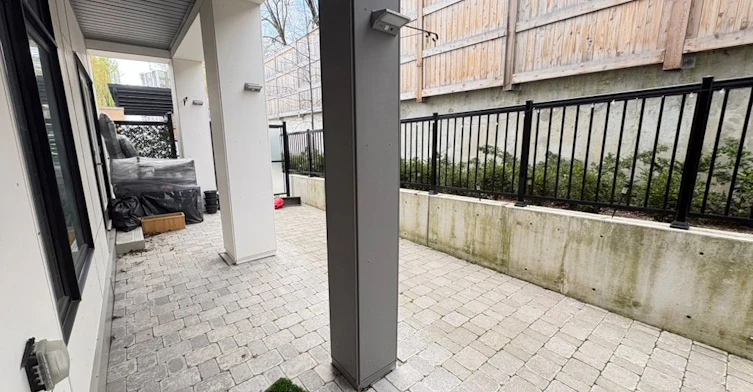 109-130 Canon Jackson Drive, Toronto, ON, M6M 3Y4 - 2
