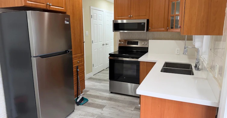 117 Main Redwater Drive, Toronto, ON, M9W 2A3 - 12