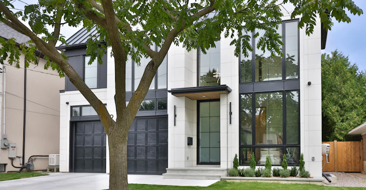12 Bernice Avenue, Toronto, ON, M8Y 1Z6 - 3