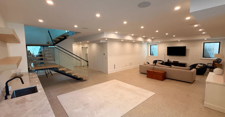 12 Bernice Avenue, Toronto, ON, M8Y 1Z6 - 50