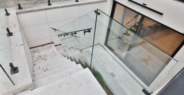 12 Bernice Avenue, Toronto, ON, M8Y 1Z6 - 11