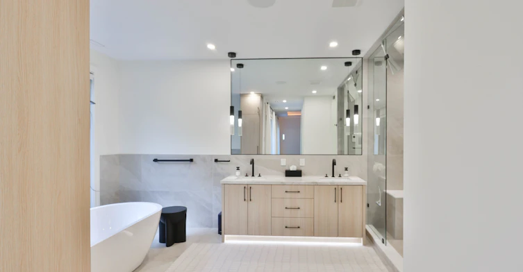 12 Bernice Avenue, Toronto, ON, M8Y 1Z6 - 41