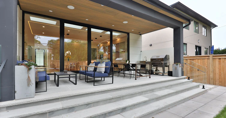 12 Bernice Avenue, Toronto, ON, M8Y 1Z6 - 8