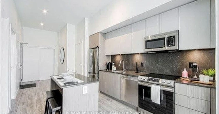 A0716-125 Bronte Road, Oakville, ON, L6L 0H2 - 3