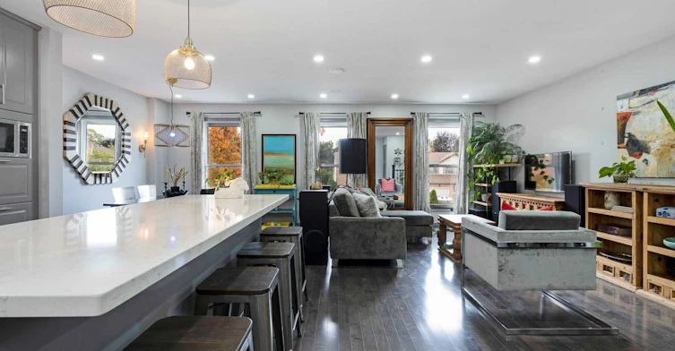 43 Floribunda Crescent, Brampton, ON, L6T 4R9 - 2