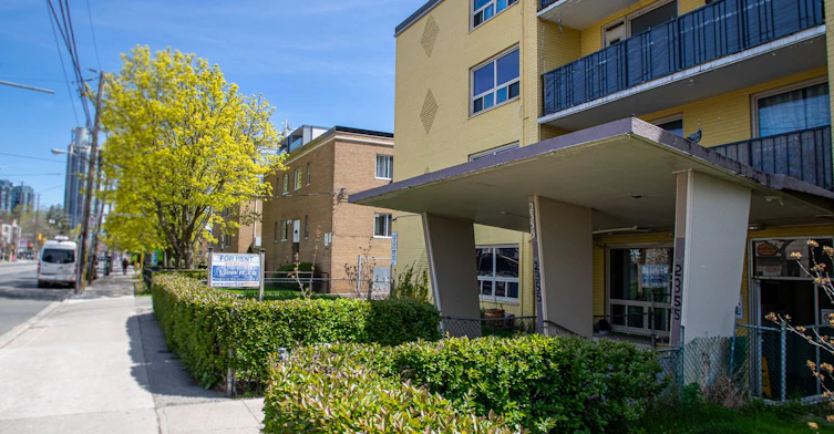 223-2355 Lake Shore Boulevard W, Toronto, ON, M8V 1C1 - 2