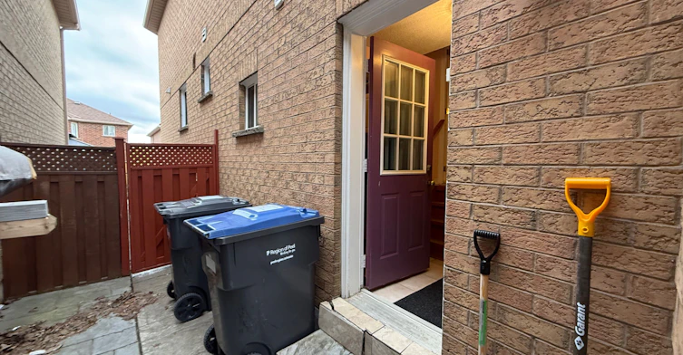 5312 Hollypoint (Lower) Avenue, Mississauga, ON, L5V 2L3 - 2