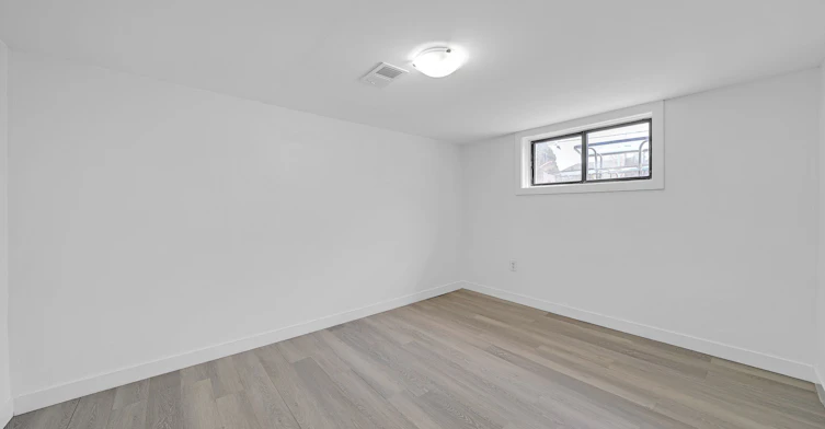 Lower#2-57 Westdale Drive, Toronto, ON, M3K 1A7 - 16
