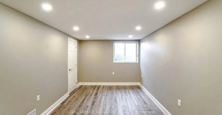 7102 Salme Drive, Mississauga, ON, L5N 5C7 - 2