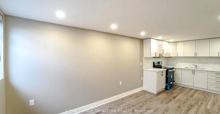 7102 Salme Drive, Mississauga, ON, L5N 5C7 - 3
