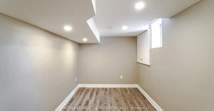 7102 Salme Drive, Mississauga, ON, L5N 5C7 - 8
