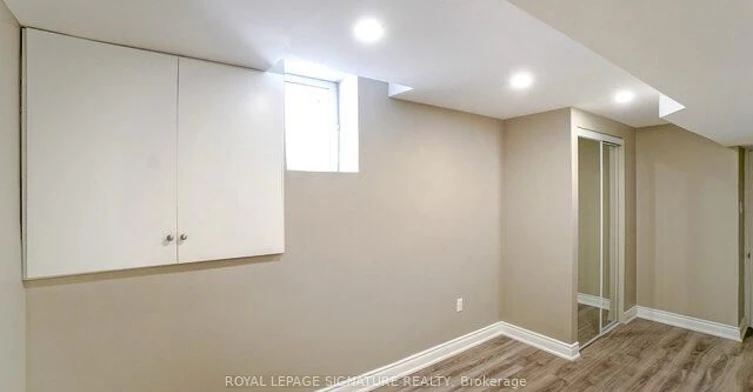 7102 Salme Drive, Mississauga, ON, L5N 5C7 - 7